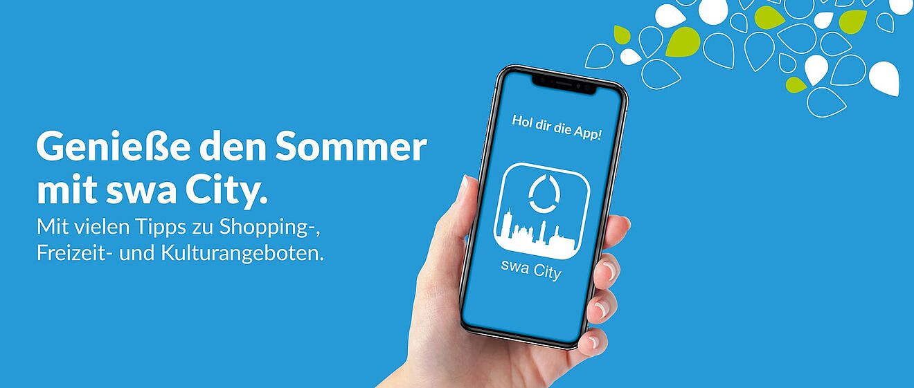 Hand hält Smartphone mit swa City App Banner auf dem Bildschirm